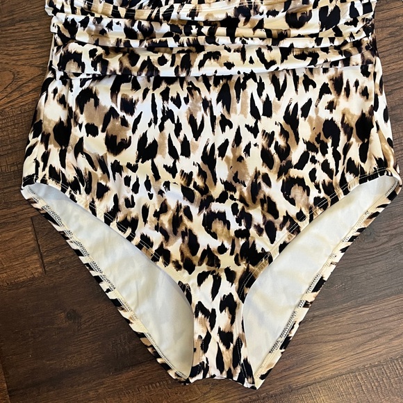 Sofia by Sofia Vergara Women’s L 12-14) Leopard Print Plunge One Piece Swimsuit - Picture 8 of 12